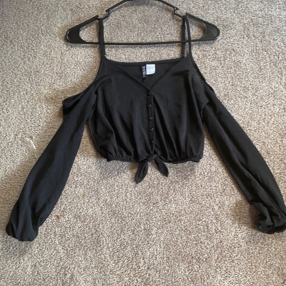 Donating 11/1 Off the shoulder crop top
